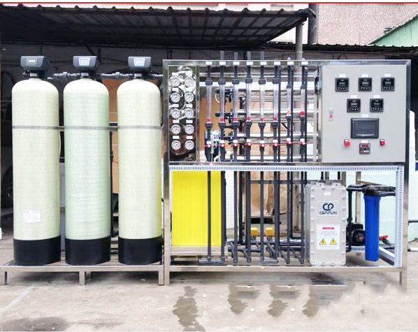 Deionized water system